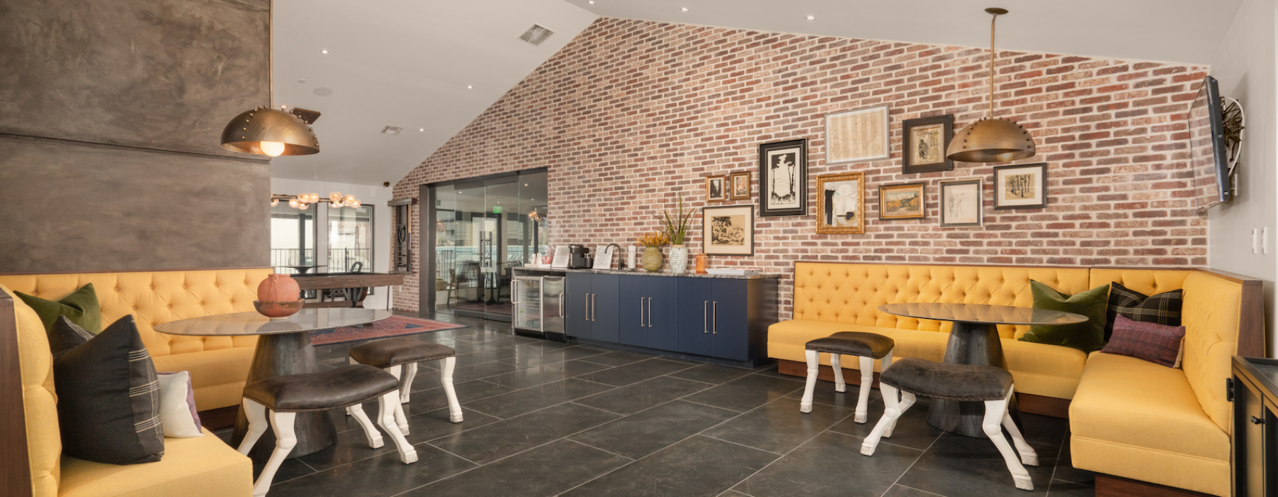 a spacious lounge and clubroom